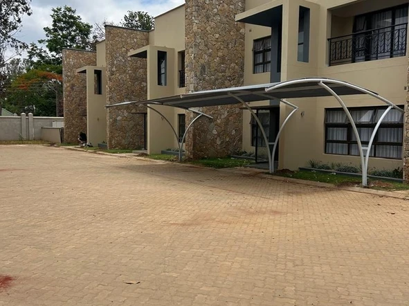 3 Bedroom Flat & Apartment