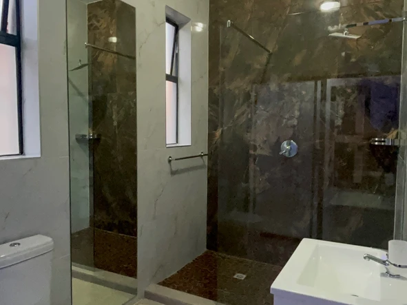 3 Bedroom Flat & Apartment