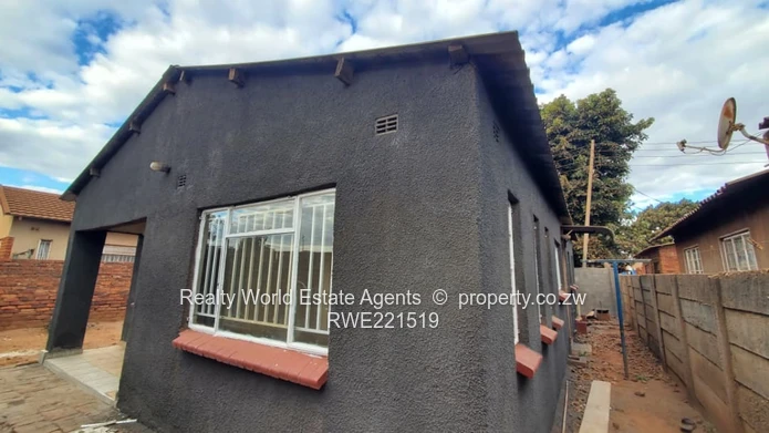 Spacious 3-Bedroom House for Sale in Dzivarasekwa Extension (Sole Mandate)