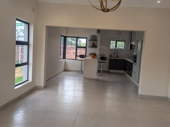 4 Bedroom Flat & Apartment