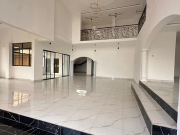 4 Bedroom Flat & Apartment
