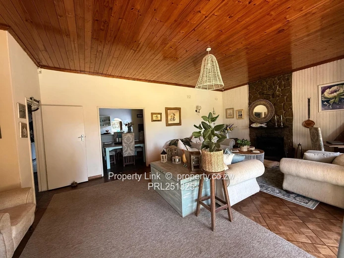 Spacious Family Home With Cottage, Pool & Borehole