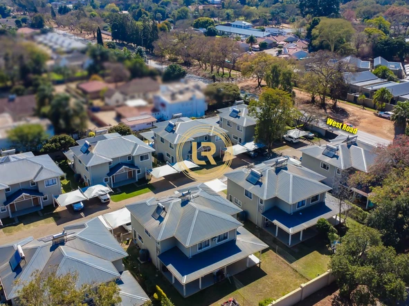3 Bedroom Flat & Apartment