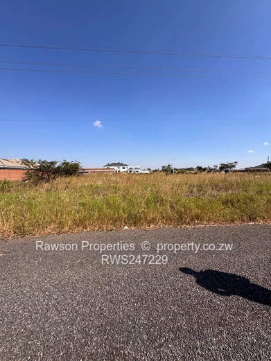 800m² Westgate Stand – Tarred Road, Neighbouring Homes