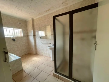6 Bedroom House