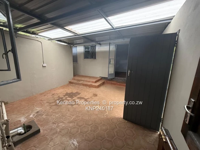 Family home with spaciouse outdoor entertainment area