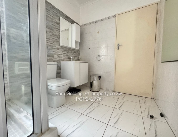 Furnished 2 Bedroom Flat - Upper Avenues