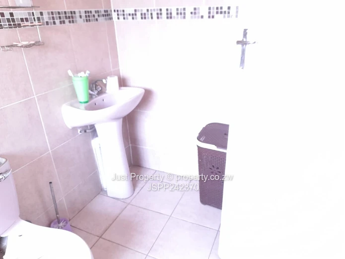 Bluff Hill, Harare West — 3 Bed Townhouse Complex, En-Suite