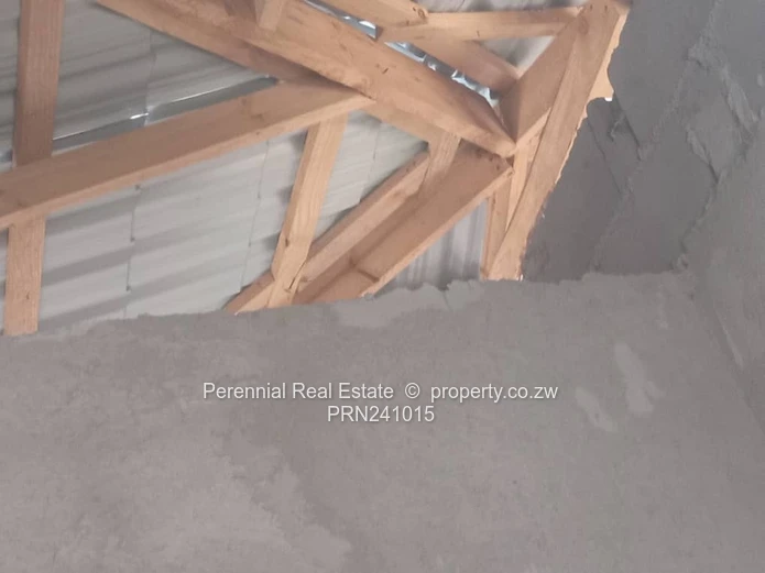 Incomplete house for sale in Cowdrypark