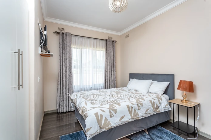 4- bedroom En suite Home on 1160sqm in Hillside