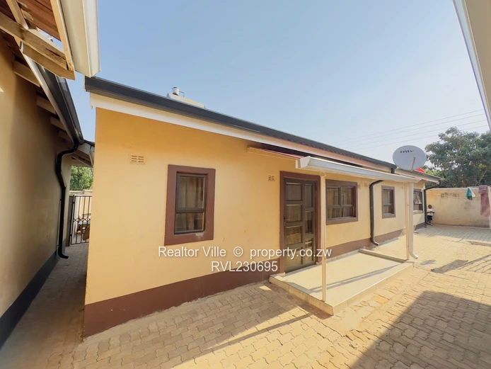 2 bed cottage to let within a complex