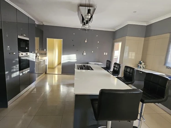 5 Bedroom House