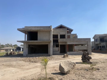 5 Bedroom House