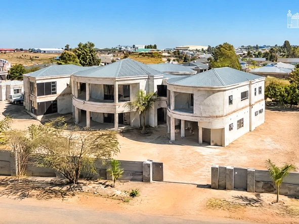 8 Bedroom Townhouse Complex