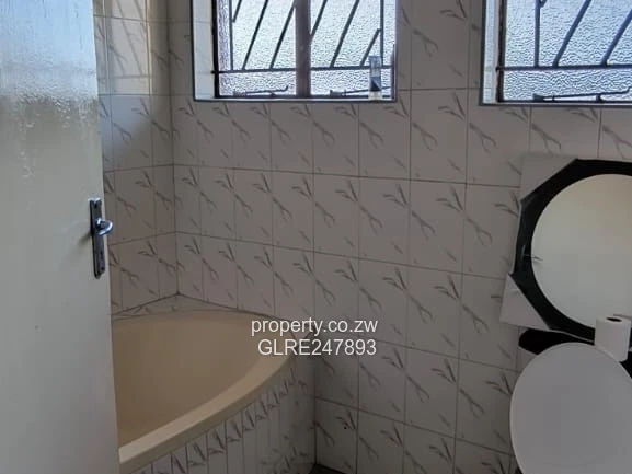 Greendale 5-Bed Family Home — Garden, Solar & Carport