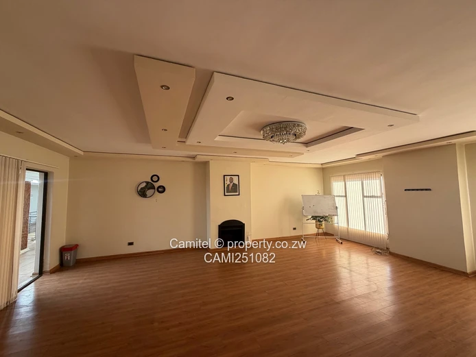 Borrowdale Brooke: Double-Storey 6-Bed on 4000m² (Borehole)