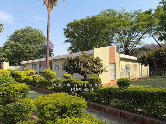 Close To Town. SURBUBS 2939sqm!