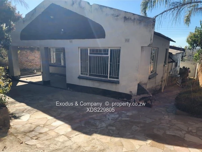 4-bedroom house for sale in Chinhoyi