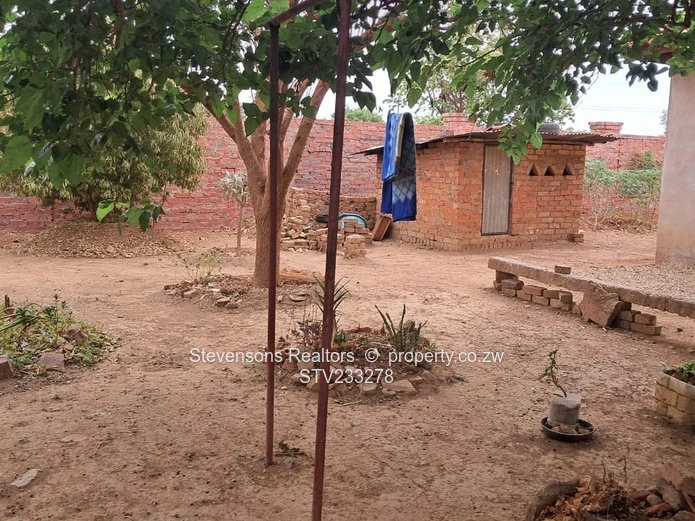 Prime stand with Cottage in Galloway Park, Norton 