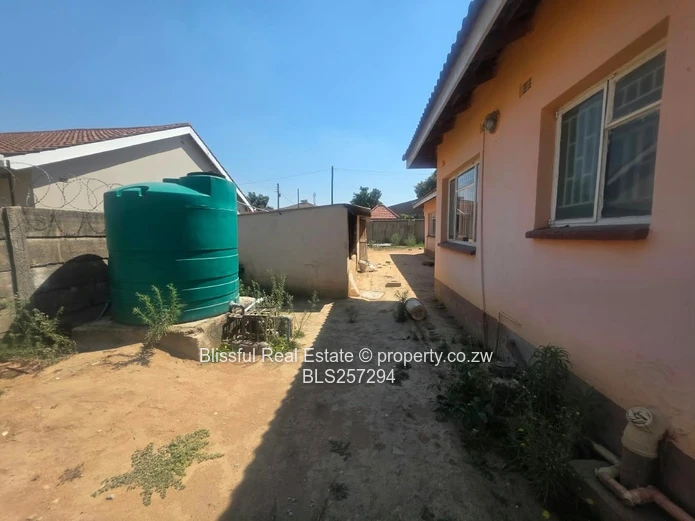 3 Bedroom house for rent in Zimre park