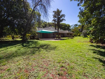 Elegant Family Home with Luxurious Amenities in  Chisipite