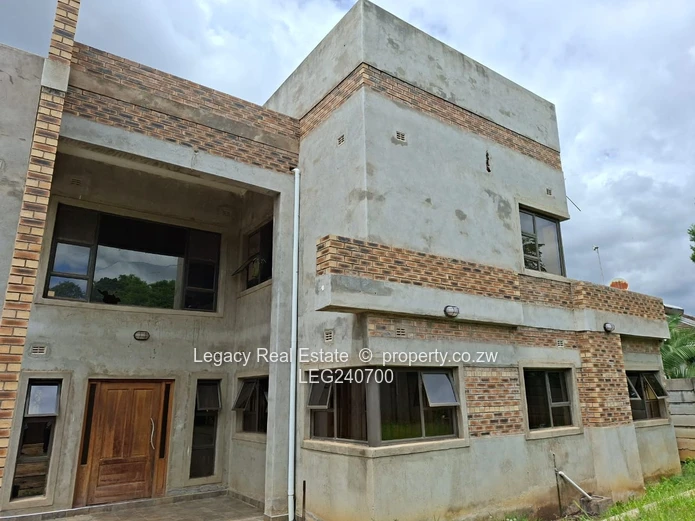 Prestigious Avondale West Property With Dual Living Potential