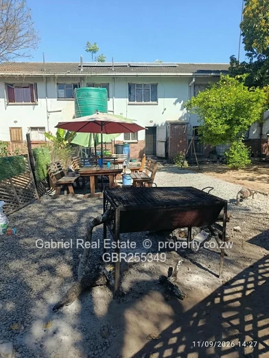 Prime Masvingo CBD Office/flat currently being used as a Driving school, Car wash and restaurant.