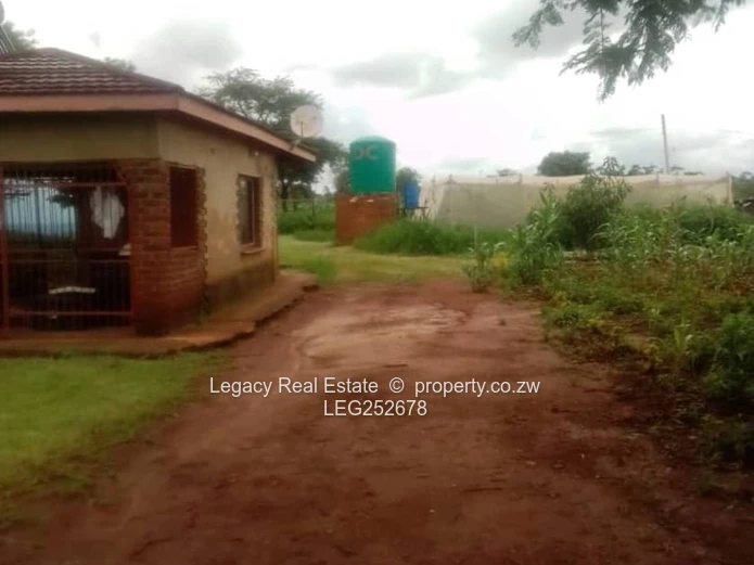 3-Bed Home with Cozy Lounge & Tiled Bath – Crowhill Views