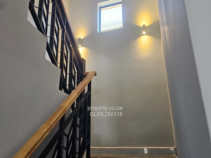 Modern 3-Bed Mount Pleasant Flat - Solar + 24hr Security