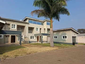 4 Bedroom Flat & Apartment