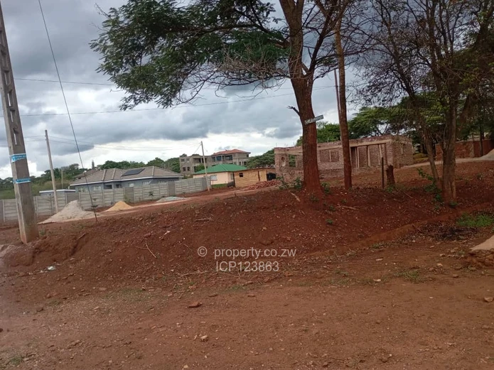 2000m² Residential Land for Sale in Prestigious Glen Lorne, Harare with  3 bed cottage at roof level