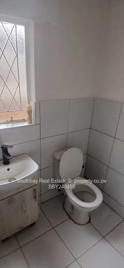 Alex Park commercial property to let