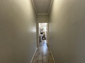 3 Bedroom Flat & Apartment