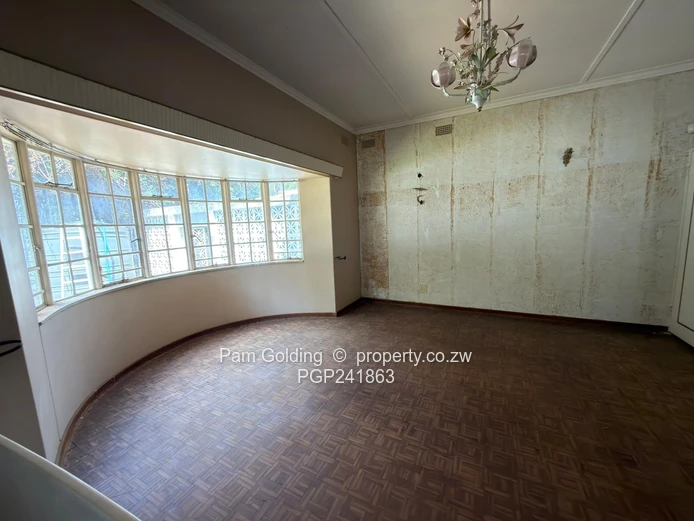 Kumalo- Spacious property with renovation potential (Sole Mandate)