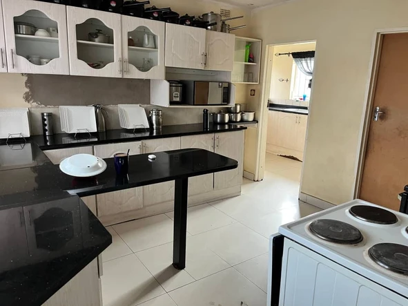 5 Bedroom House