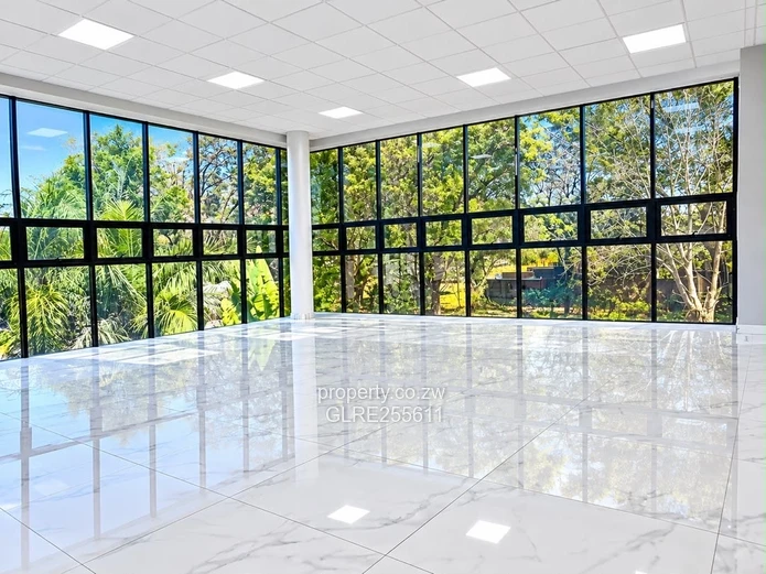 Glass-Fronted Belgravia Office & Showroom — 2,000 m²