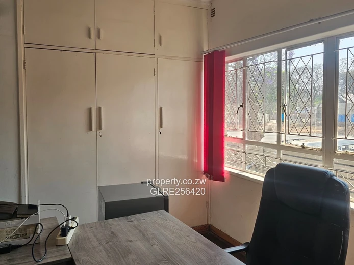 Rhodesville Office with Built-in Storage, Tiled WC — 200m²