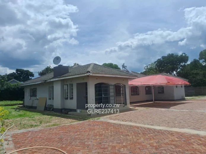 Mt Pleasant 5 Bed Offices along harare drive 