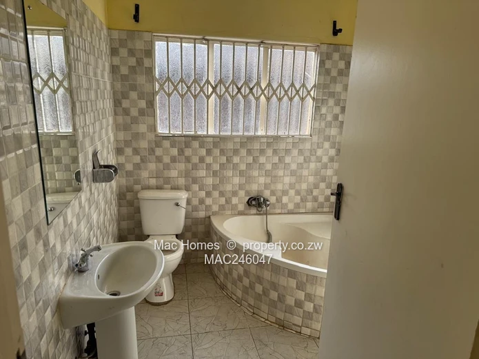4 bedroom to rent in dzivarasekwa