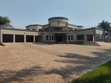 6 Bedroom House