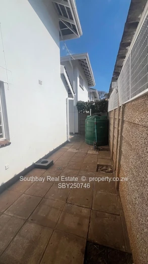 Avenues Duplex flat to let