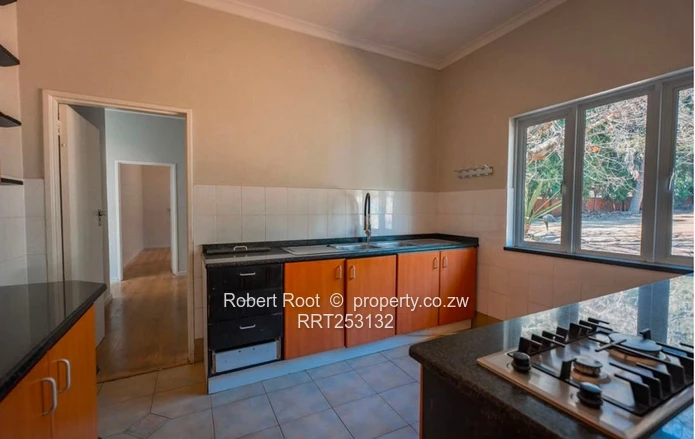 4 bed family home in Glen Lorne