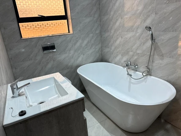 3 Bedroom Flat & Apartment