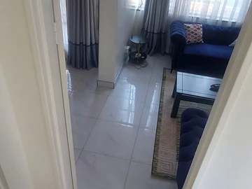 2 Bedroom Flat & Apartment