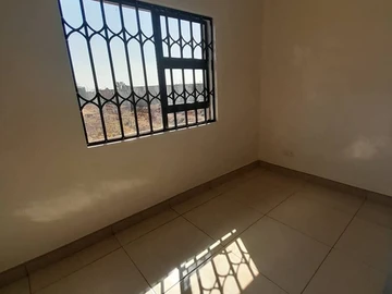 3 Bedroom Flat & Apartment