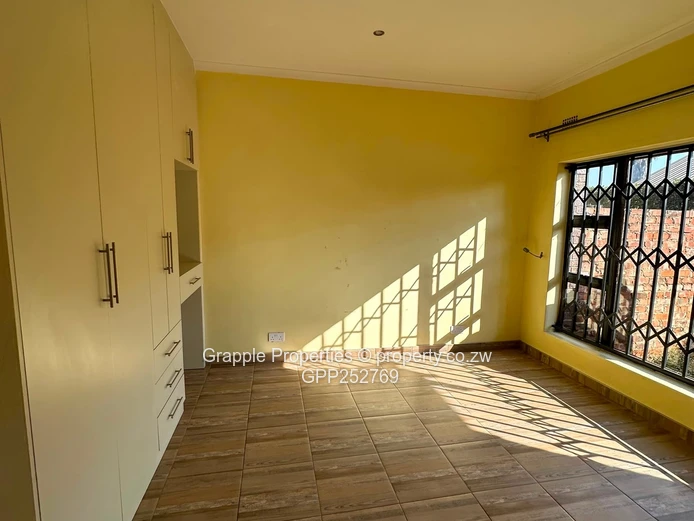 Westgate Adlyn Neat 2 bed garden flat