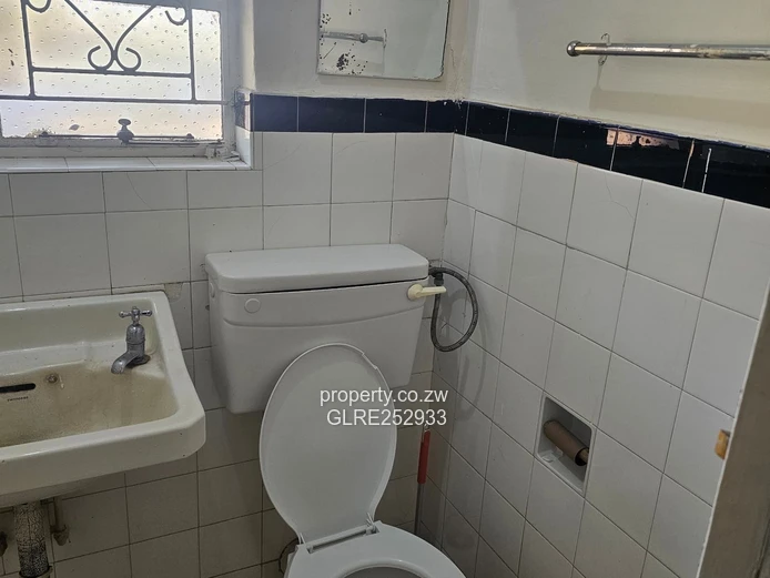 2-Bed Kamfinsa Home — Borehole, Tiled Kitchen & Yard