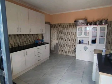 9 Bedroom House