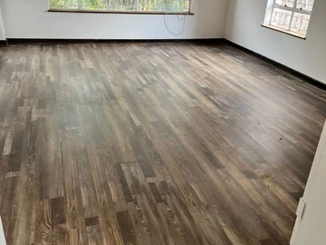 2 Bedroom Flat & Apartment