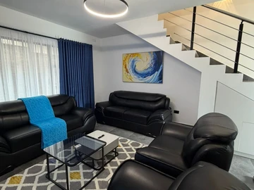 2 Bedroom Flat & Apartment